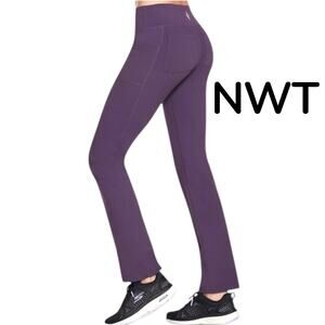 53. New with tag Skechers GOFLEX High-Waisted Bootcut Pants Size Small